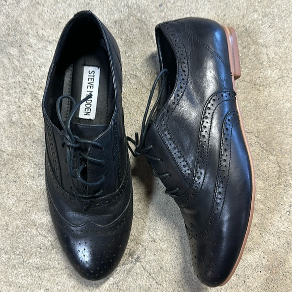 Steve Madden Black Wingtip Oxford “Trouser” Shoes Size 6.5 PreOwned - Picture 1 of 7